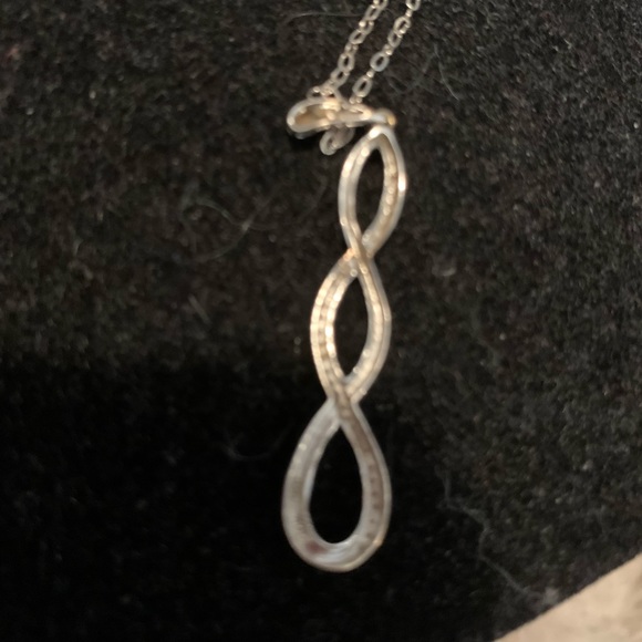 10k white gold necklace - Picture 8 of 9